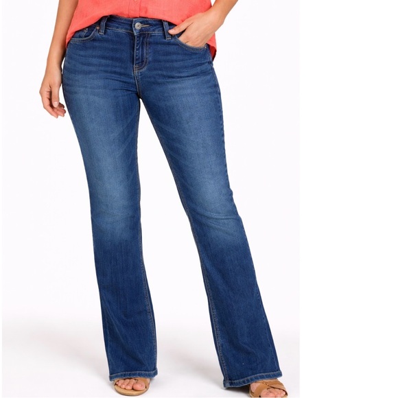 Silver Denim - Silver brand Suki bootcut Fluid denim mid rise SZ 31"X 33" holes in bottom